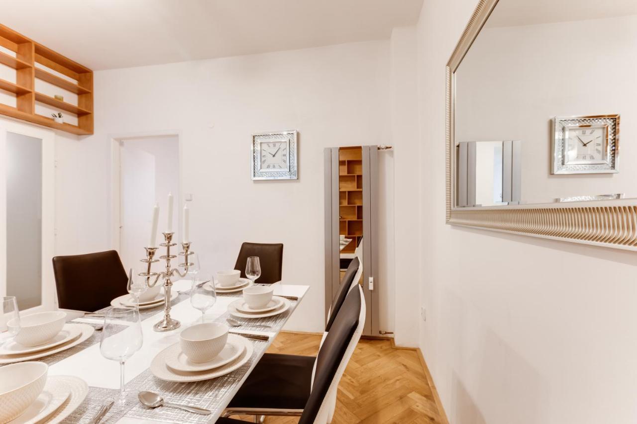Exclusive Riverside Apartment In The Heart Of פראג מראה חיצוני תמונה